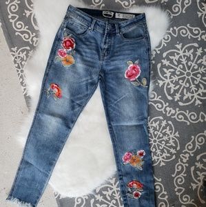 SPRING DENIM ALERT! Embroidered floral skimmers